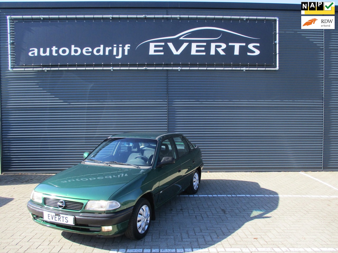 Opel Astra - 1.6i Fresh 150277 Km Nap Airco stuurbekrachtiging boekjes aanwezig Distributie en dynamo n - AutoWereld.nl