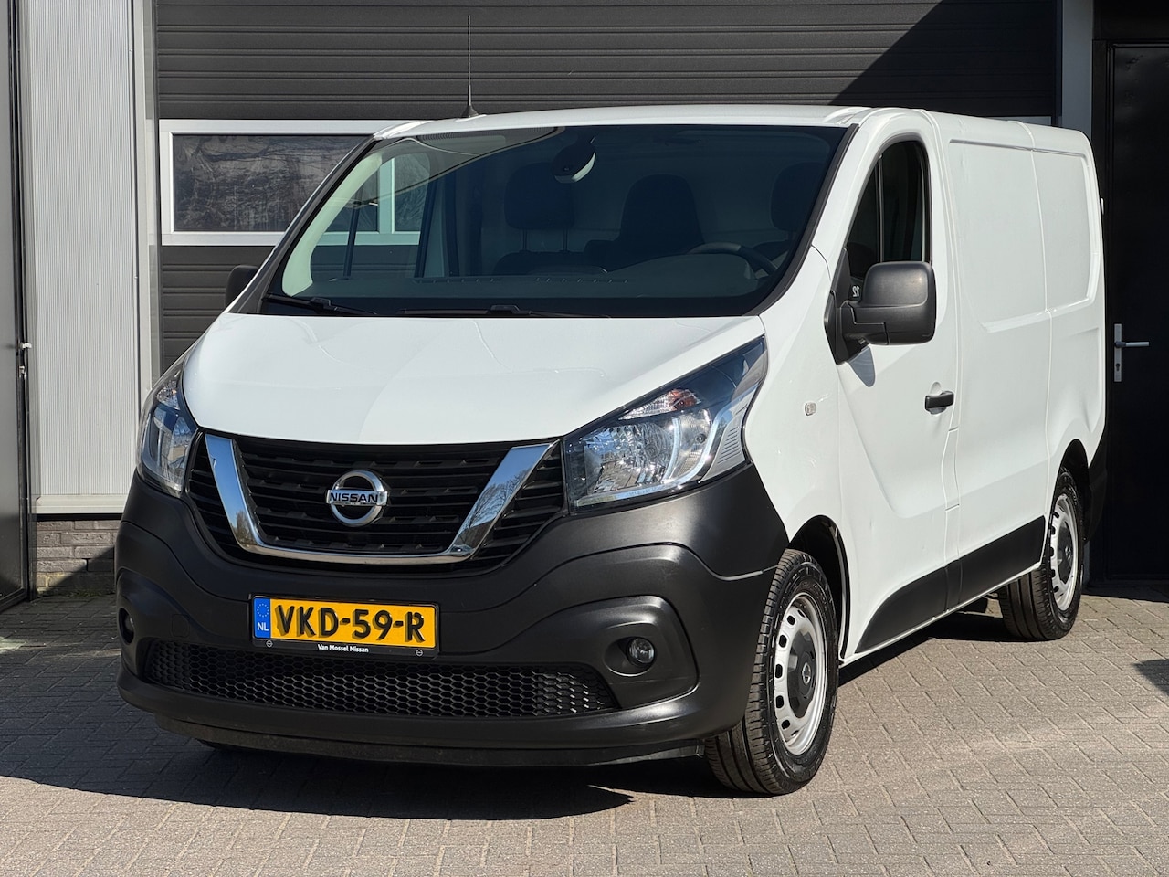 Nissan nv300 - 2.0 dCi 120 L1H1 Acenta Airco, Cruise, NAP - AutoWereld.nl