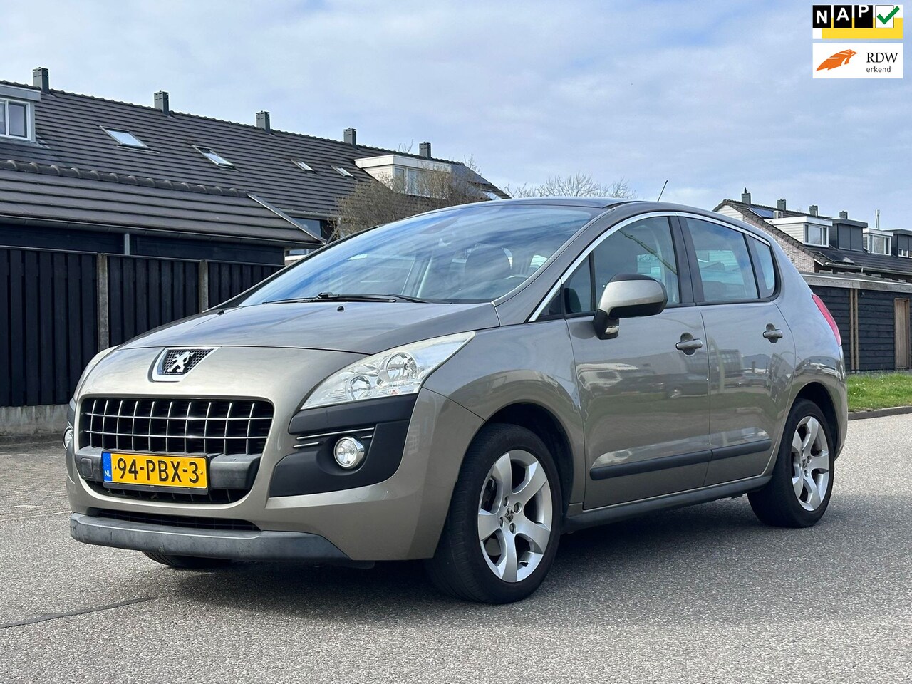 Peugeot 3008 - 1.6 THP ST 1e Eigenaar*Navigatie*Cruise*Trekhaak*Clima*Parkeersensoren* - AutoWereld.nl