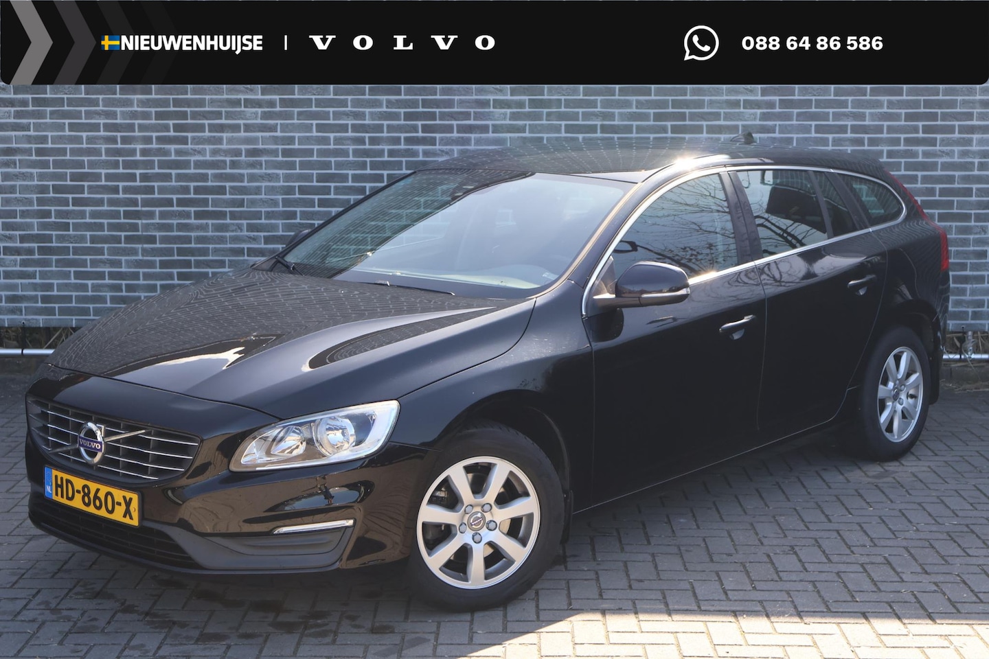 Volvo V60 - 1.5 T3 Momentum | Navigatie | High Performance Audio | Lichtmetalen Velgen 17 inch | Trekh - AutoWereld.nl