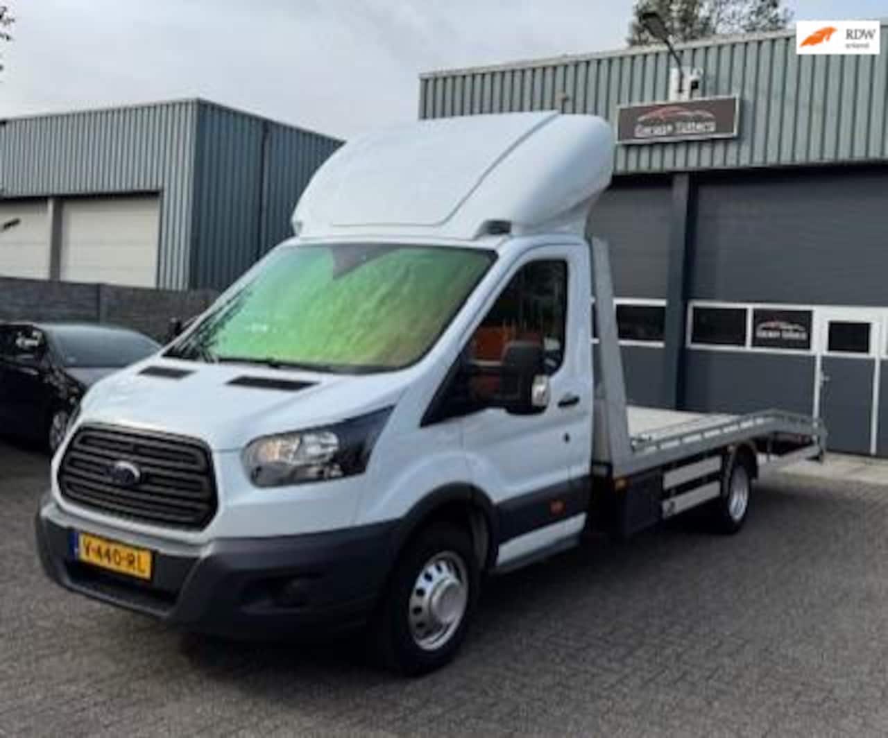 Ford Transit - 350 2.0 TDCI L4H1 Ambiente Autoambulance/ Oprijwagen. Ford oprijwagen in topstaat krachtig - AutoWereld.nl