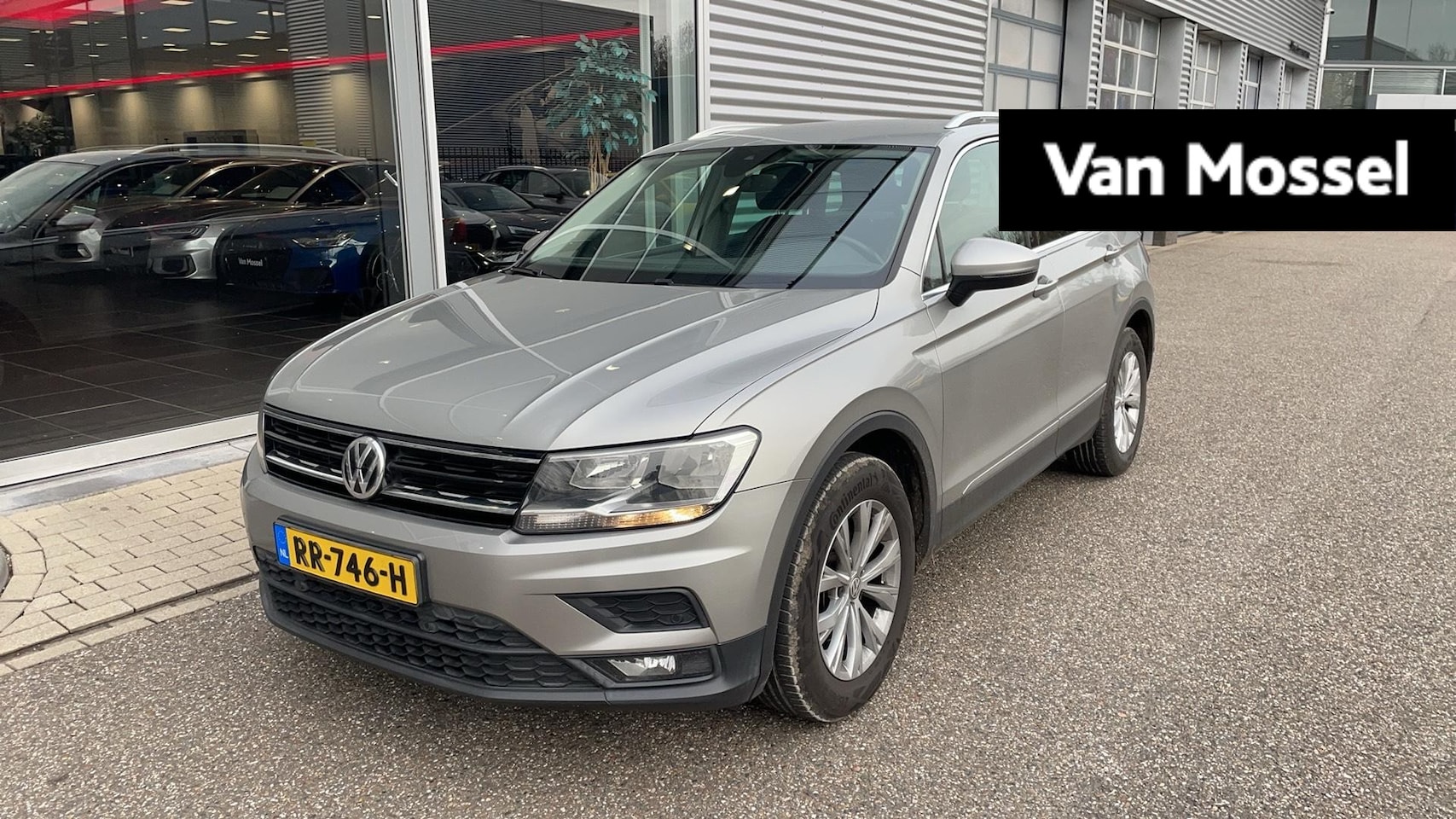 Volkswagen Tiguan - 1.4 TSI Comfortline Business 125 PK | Trekhaak | Climate Control | Parkeersensoren voor + - AutoWereld.nl