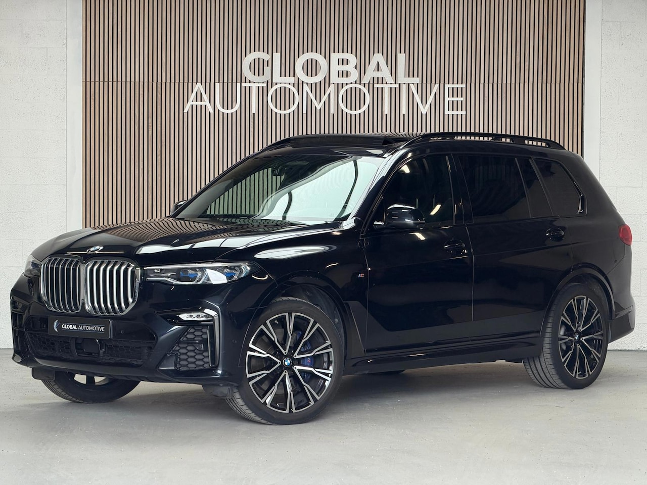 BMW X7 - XDrive40i High Executive - M SPORT - SKYLOUNGE - LASER LAMPEN - AutoWereld.nl