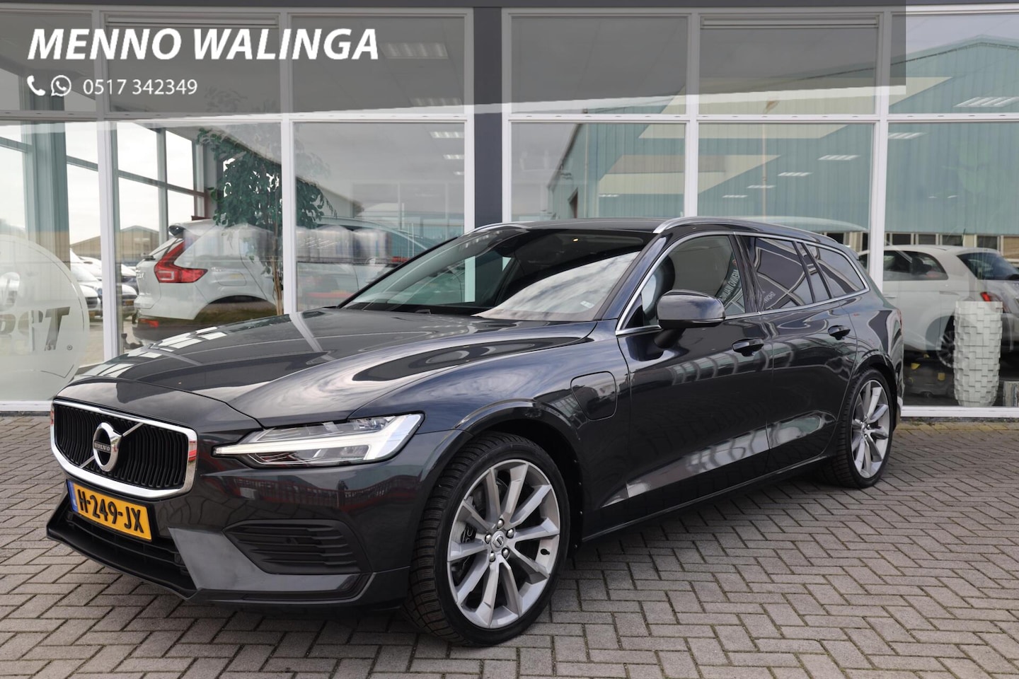 Volvo V60 - 2.0 T6 Twin Engine AWD Momentum Pro|Trekhaak|Camera|Navi| - AutoWereld.nl