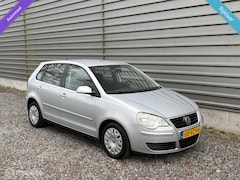Volkswagen Polo - 1.4-16V AUTOMAAT|AIRCO|TREKHAAK|5DRS|ELEKPAKKET