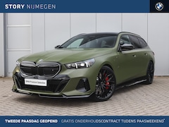 BMW 5-serie Touring - 530e M Sport Automaat / Trekhaak / Panoramadak / Comfort Access / M Sportonderstel / Adapt