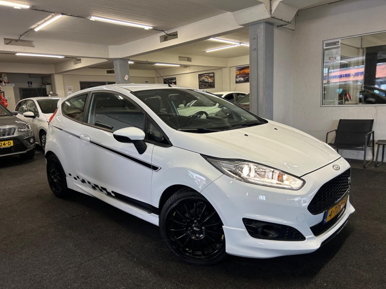 Ford Fiesta - 1.0 Sport*ST-line*NAP*Xenon*Velgen - AutoWereld.nl