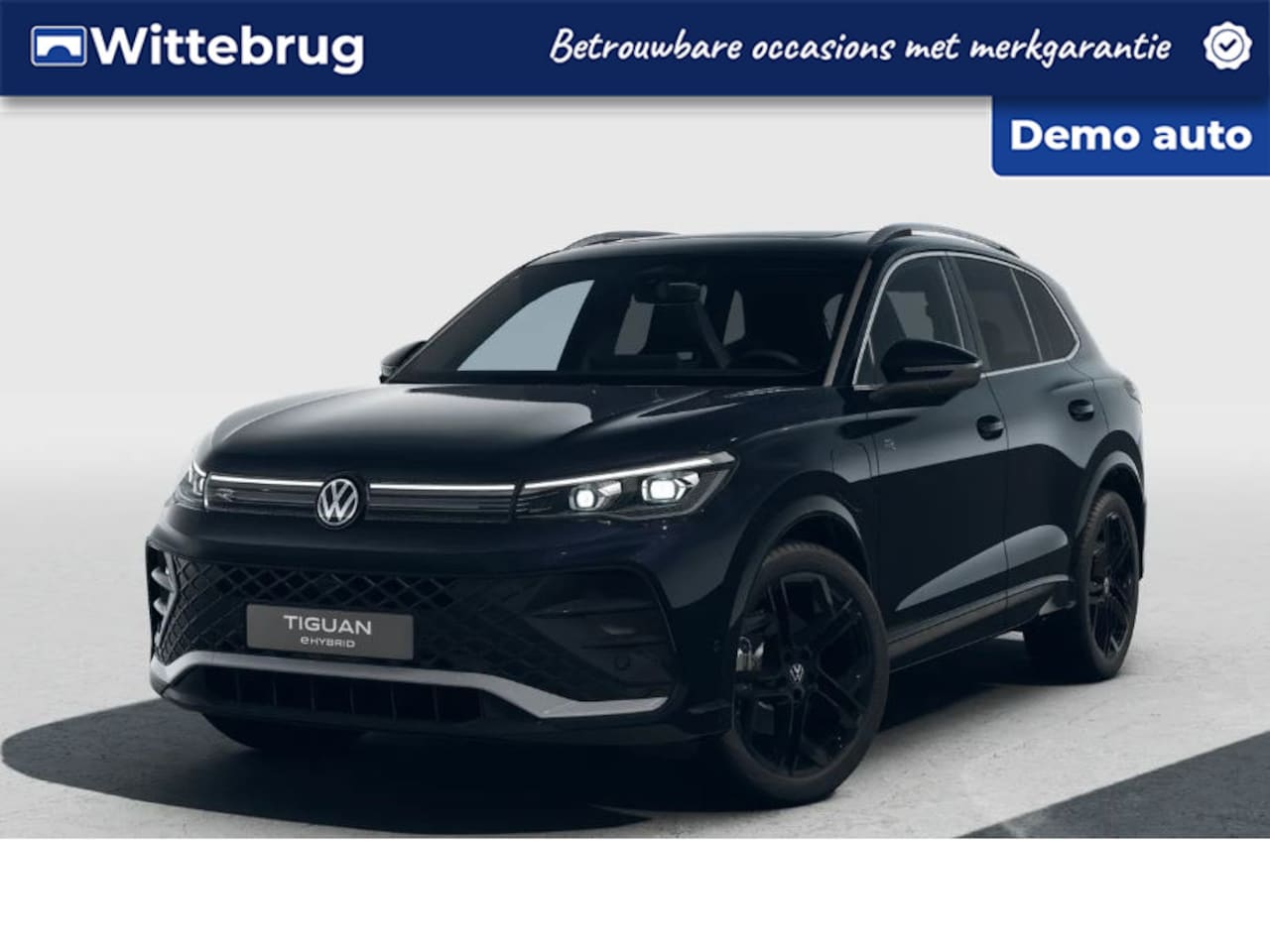 Volkswagen Tiguan - 1.5 eHybrid 272PK DSG R-Line Edition / Fabrieksgarantoe tot 27-01 2030 / Trekhaak / Panora - AutoWereld.nl