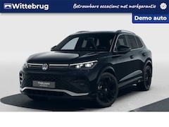 Volkswagen Tiguan - 1.5 eHybrid 272PK DSG R-Line Edition / Fabrieksgarantoe tot 27-01 2030 / Trekhaak / Panora