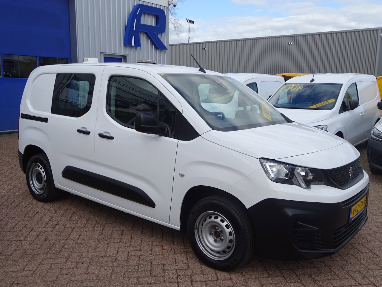Peugeot Partner - 1.5 BlueHDI Pro AIRCO SCHUIFDEUR - AutoWereld.nl
