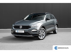 Volkswagen T-Roc - 1.5 TSI 150pk 7-DSG Style Trekhaak | Camera | Adaptive Cruise | 17" | Climate Control