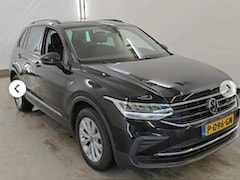 Volkswagen Tiguan - 1.5 TSI LIFE 150 PK AUTOMAAT AIRCO/ECC/WEGKLAPBARE TREKHAAK/STOELVERWARMING/ENZ