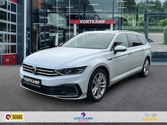 Volkswagen Passat Variant - 1.4 TSI GTE TREKHAAK/CAMERA/ELEK-KLEP/ACC/STANDKACHEL/STOELVERW/NAVI/CARPLAY
