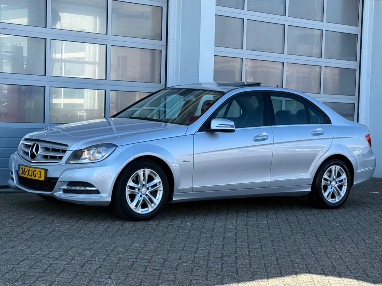 Mercedes-Benz C-klasse - C180 Avantgarde Aut. Navi Schuif-dak Cruise Pdc Keurige auto! - AutoWereld.nl