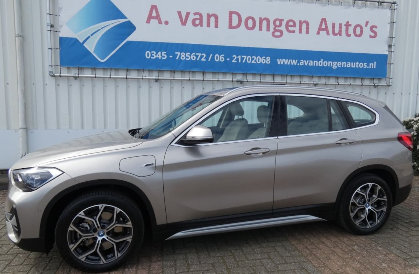 BMW X1 - XDRIVE25E X-Line AUT,Led,Leer,Pano,Memory,HeadUp - AutoWereld.nl