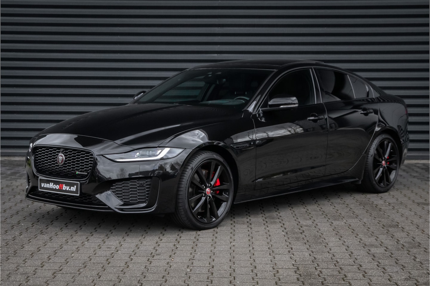 Jaguar XE - P300 AWD R-Dynamic HSE Full options - AutoWereld.nl