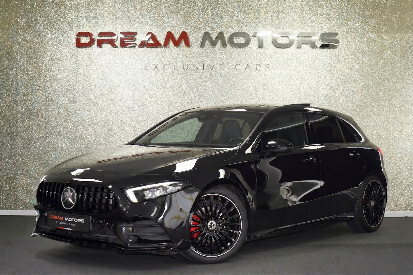 Mercedes-Benz A-klasse - 180 AMG | A45 AMG | PANODAK | CAMERA - AutoWereld.nl