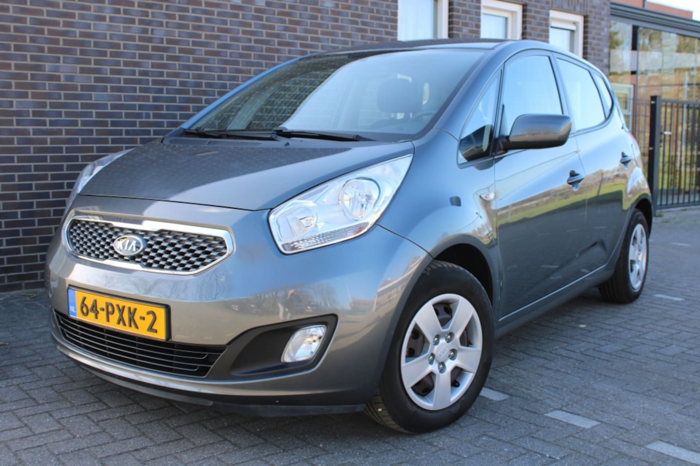Kia Venga - 1.4 CVVT Seven-airco-cruise-camera-navi - AutoWereld.nl