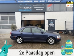 Volvo S40 - 1.8 Europa-Automaat- met onderhoudshistorie, Airco, Cruise Control en een ruime APK