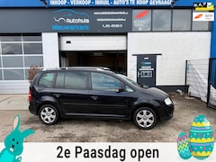 Volkswagen Touran - 2.0-16V FSI Highline/ 7 Persoons/ met Airco, NAP en een nieuwe APK
