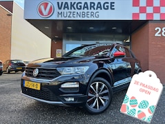 Volkswagen T-Roc - 1.5 TSI Style // BEATS AUDIO // TREKHAAK // NAVI // PDC // ADAPTIVE CRUISE // APPLE CARPLA