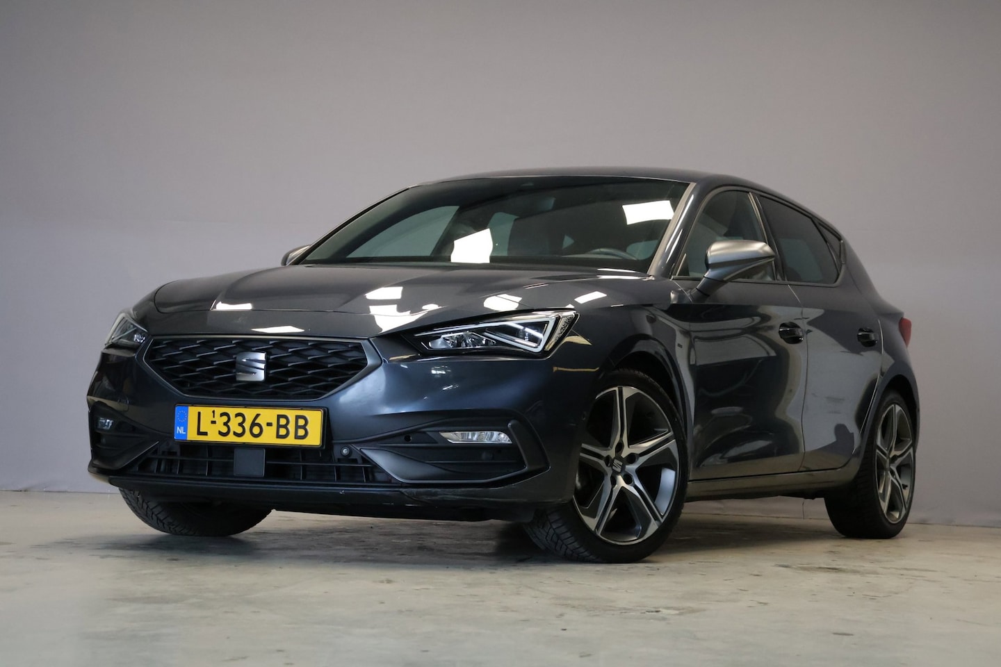SEAT Leon - 1.5 eTSI FR Business Intense |Sfeerverlichting| - AutoWereld.nl