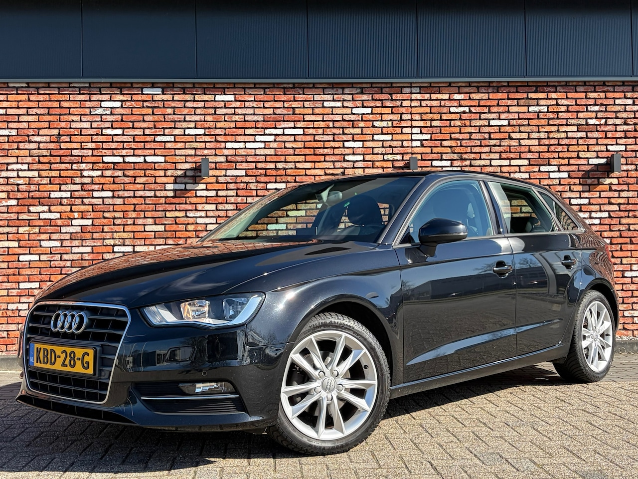 Audi A3 Sportback - 1.2 TFSI Ambition Pro Line Plus Cruise Clima Stoelverw Pdc Voll.Onderhouden! - AutoWereld.nl