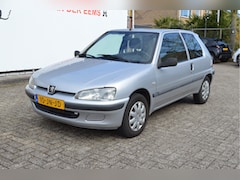 Peugeot 106 - 1.1 XTX NL-Auto / Apk 28-09-2026 / Centr.lock / Elec.ramen
