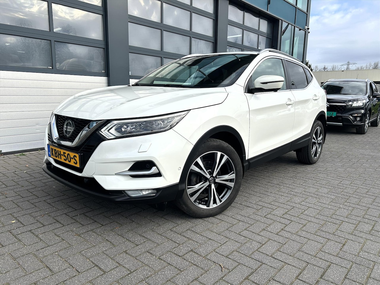 Nissan Qashqai - 1.3 DIG-T 160pk DCT Tekna, Carplay, Trekhaak - AutoWereld.nl