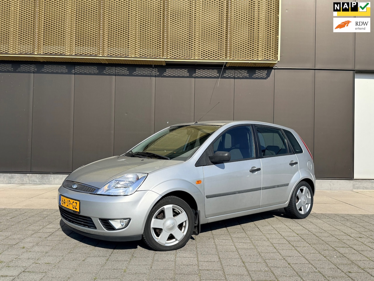 Ford Fiesta - 1.4-16V First Edit | Distri VV | Nwe APK | Airco |Trekh - AutoWereld.nl