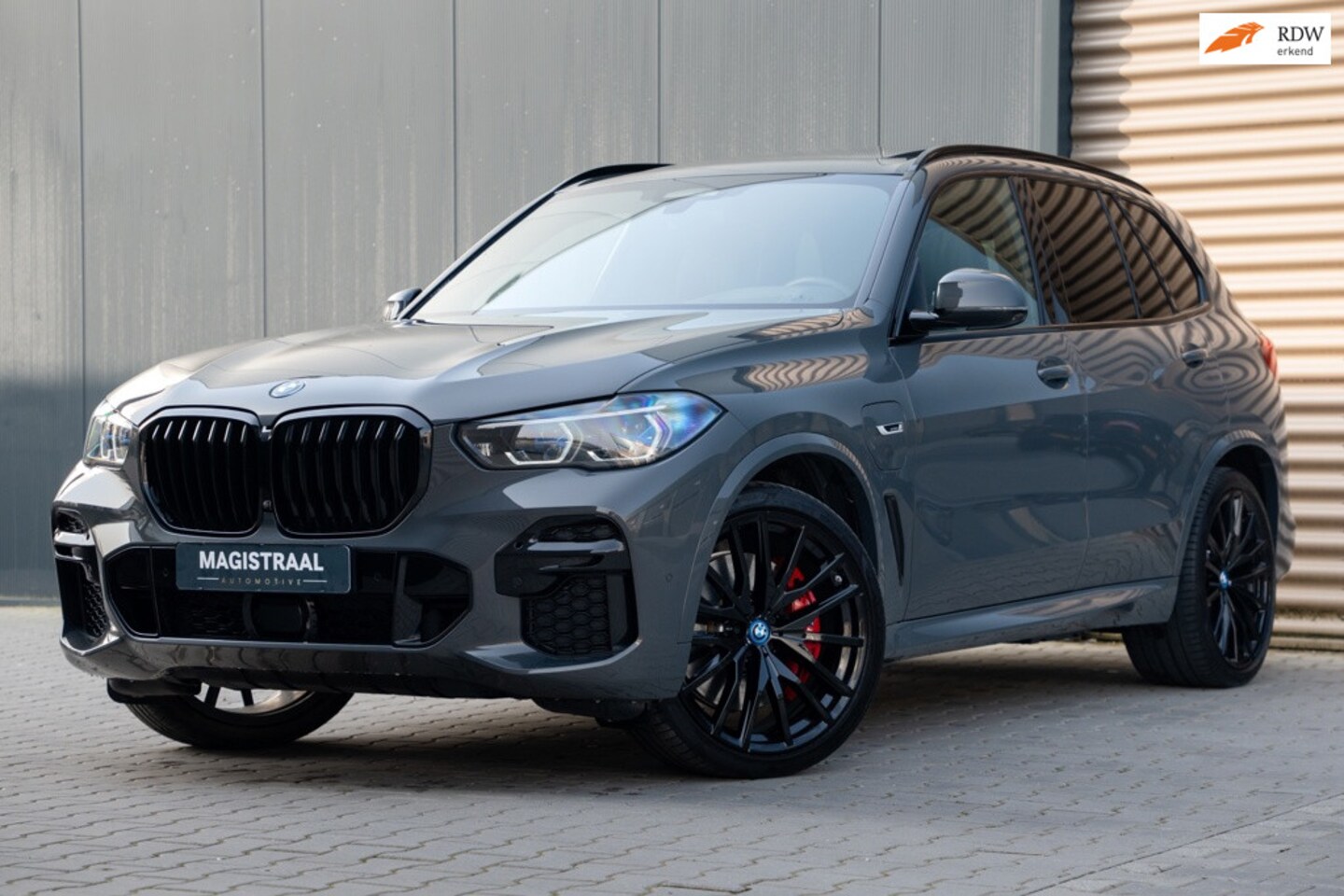 BMW X5 - XDrive45e M-Sport | Bowers & Wilkins | Massage | Alcantara hemel | HUD | Trekhaak - AutoWereld.nl