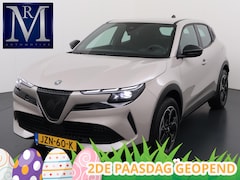 Alfa Romeo Junior - Elettrica 54 kWh VAN € 30.900, - VOOR € 26.877, - UW LENTEVOORDEEL € 4.023, - | 15.000KM |