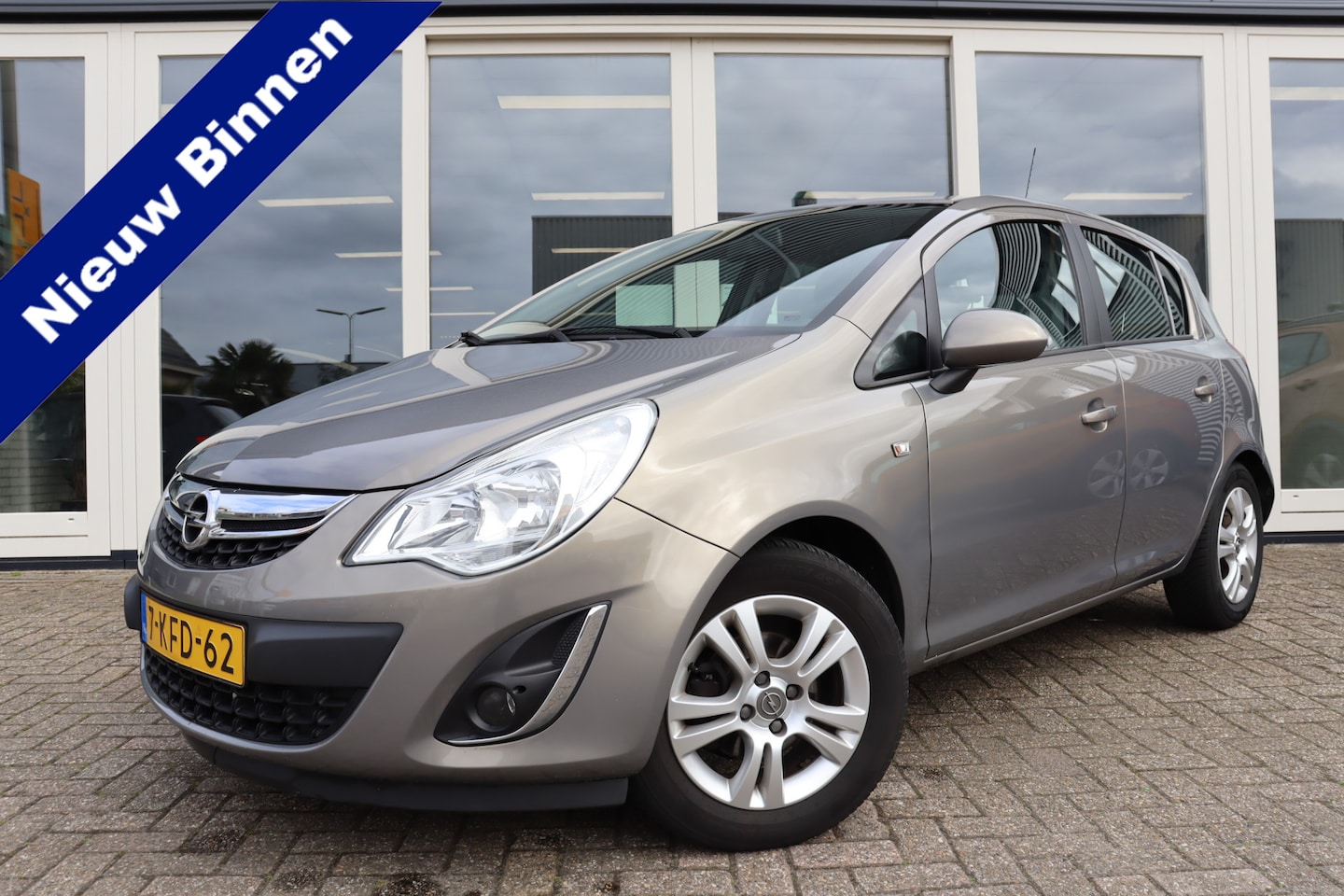 Opel Corsa - 1.4-16V Anniversary Edition 1.4-16V 100 Pk Anniversary Edition, Navigatie, Airco, Cruise Controle, Trekhaak, PDC A, Pr - AutoWereld.nl
