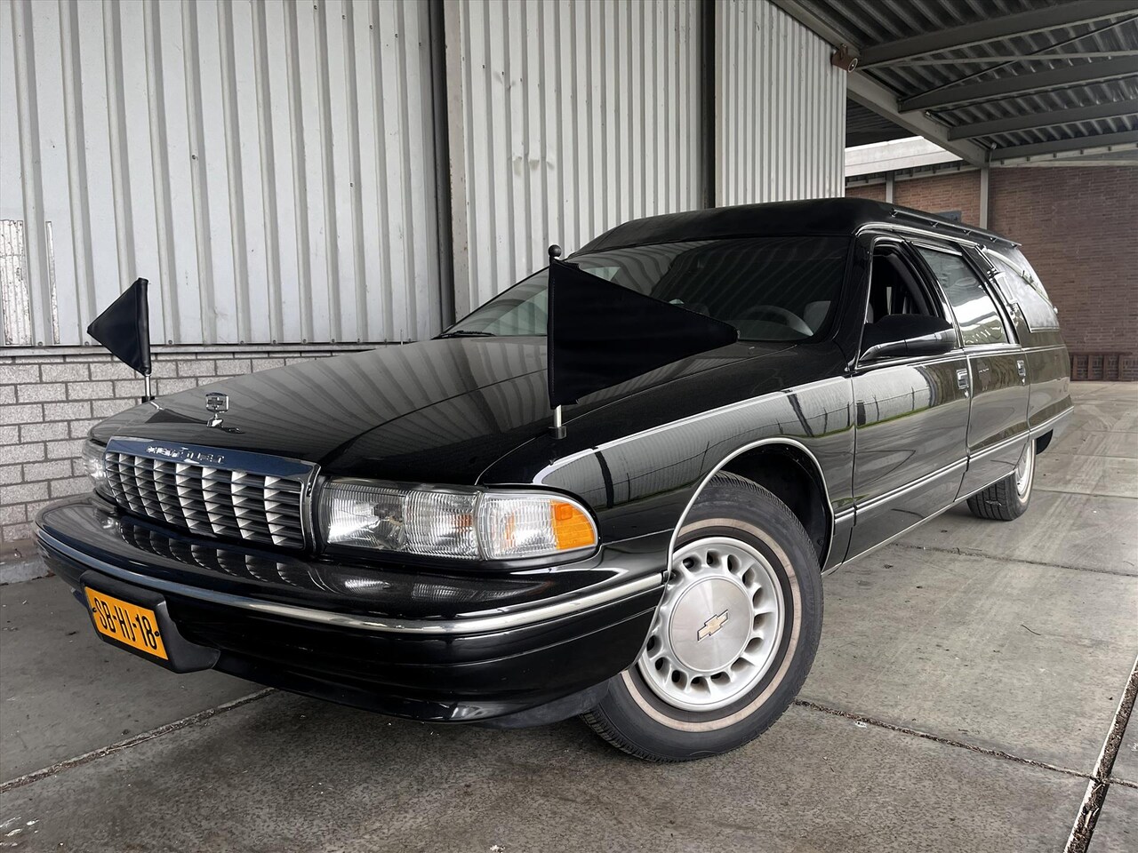 Chevrolet Caprice - Begrafenisauto Rouwauto V8 - AutoWereld.nl