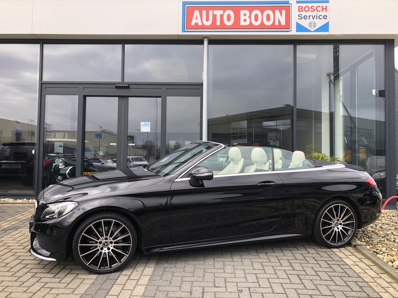 Mercedes-Benz C-klasse Cabrio - 180 AMG 9G-TRONIC LEER/AIRSCARF/19''AMG/SFEER/LED/ NAVI/STOELVERW./CLIMA/NL AUTO/KM=NAP - AutoWereld.nl