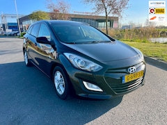 Hyundai i30 Wagon - 1.6 GDI Business Edition, Aut, Climate, Pdc, Bluetooth, Elekr ramen, Radio-CD/MP3 speler,