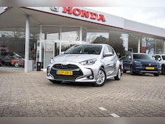 Toyota Yaris - 1.5 Hybrid Business Automaat | Stoel / stuurverwarming | Camera | PDC voor en achter | Car
