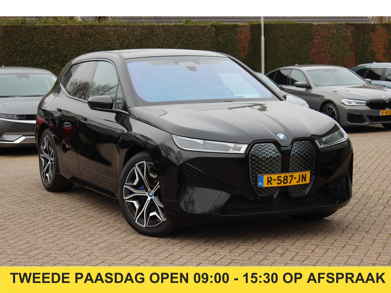 BMW iX - xDrive40 Executive 77 kWh / Trekhaak / Panoramadak / 360Camera / Harman Kardon / 22'' / Ca - AutoWereld.nl