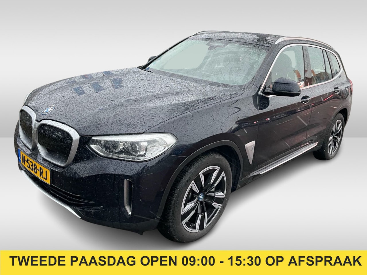 BMW iX3 - Executive 80 kWh / Panoramadak / 360Camera / 20'' / Leder / Harman Kardon / Navigatie / Me - AutoWereld.nl