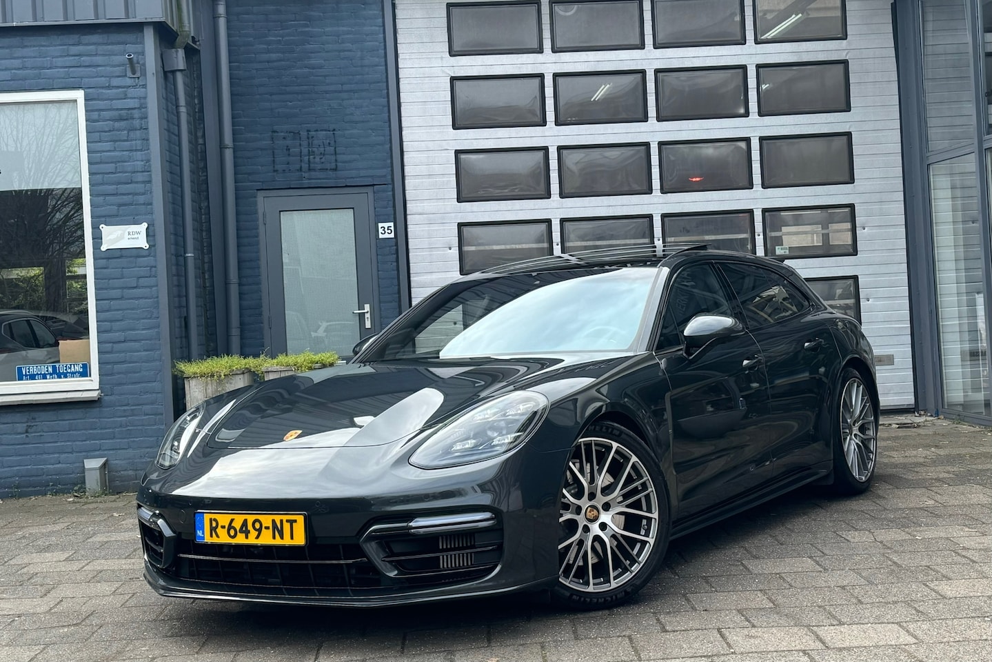 Porsche Panamera Sport Turismo - 2.9 4 E-Hybrid Platinum Edition | Pano | N.A.P - AutoWereld.nl