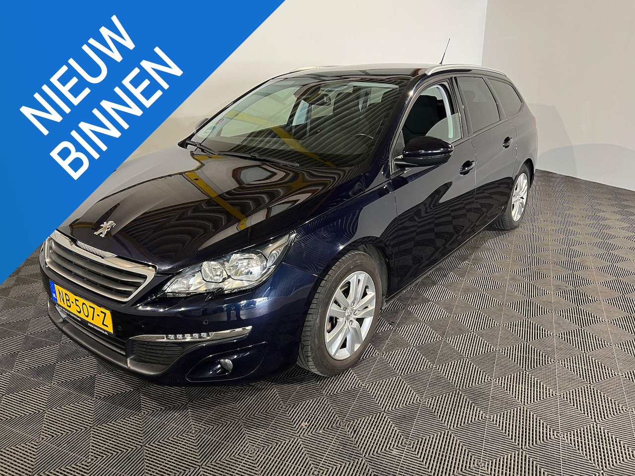 Peugeot 308 SW - 1.2 PureTech Blue Lease Executive 1.2 PureTech Blue Lease Executive - AutoWereld.nl