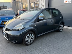 Toyota Aygo - 1.0 AIRCO | ELEKTR PAKKET | STOELVERWARMING | APK 03-27 |