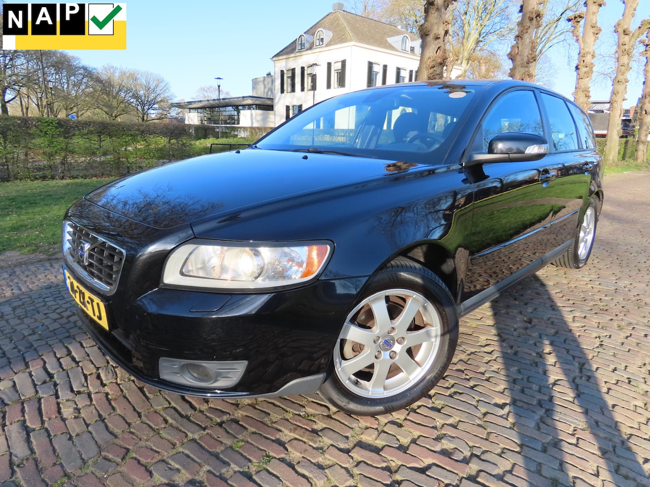 Volvo V50 - 1.8 Edition I Ecc Criusecontrol Lm Velgen Leer/Stof Xenon Trekhaak - AutoWereld.nl
