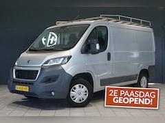 Peugeot Boxer - 330 2.0 BlueHDI L1H1 Premium Pack + CAMERA / NAVIGATIE / IMPERIAAL / TREKHAAK