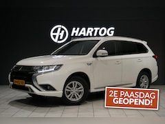 Mitsubishi Outlander - 2.4 PHEV Pure + TREKHAAK / CARPLAY / CAMERA / STOELVERWARMING /