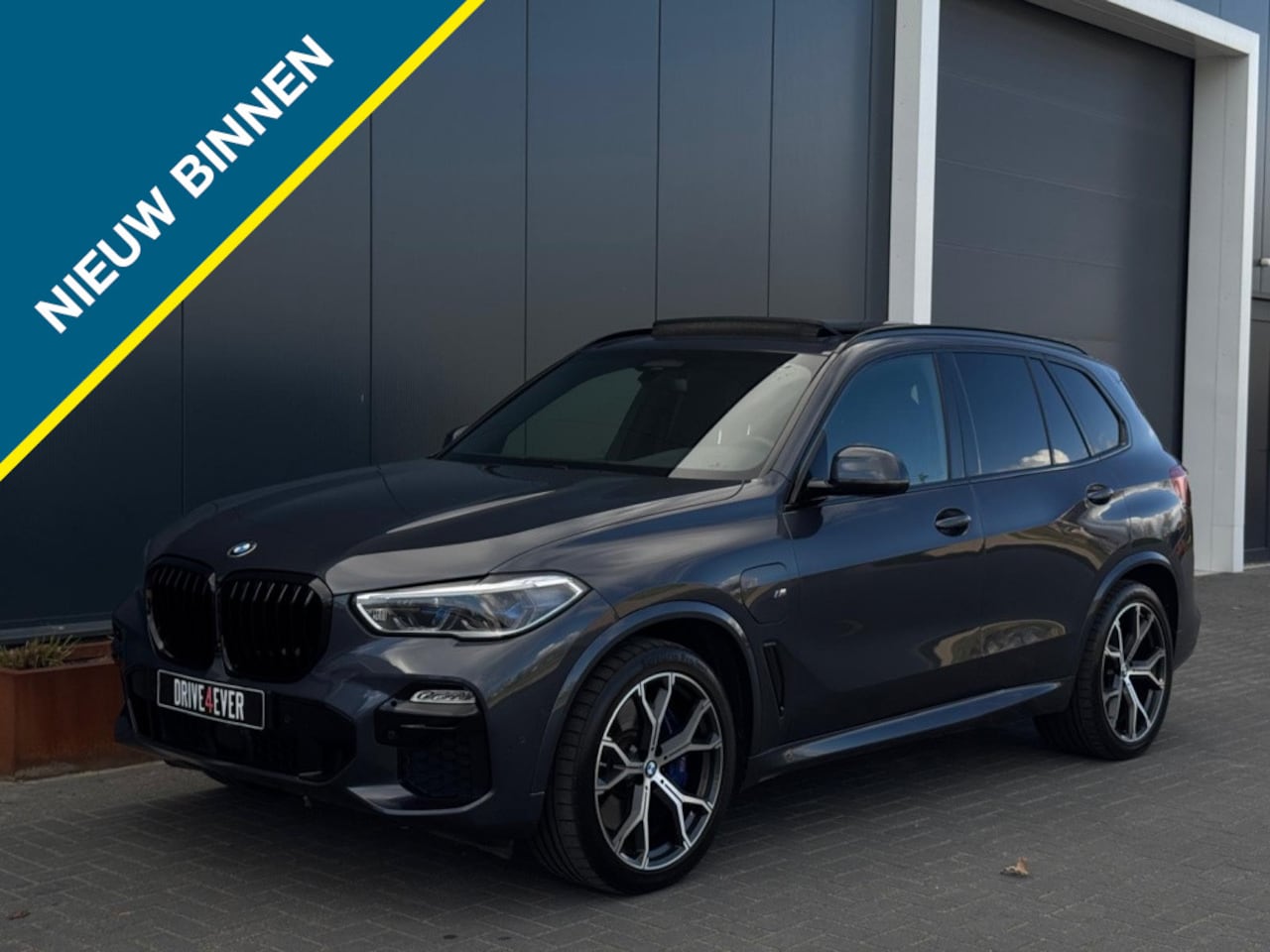 BMW X5 - xDrive45e M PACK PANO NAVI CAMERA LED LEDER SPORTVELGEN - AutoWereld.nl