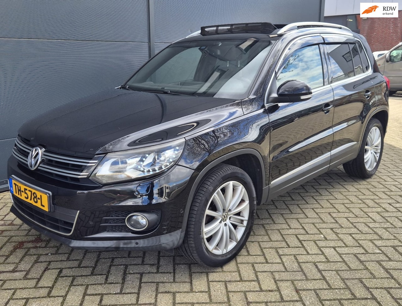 Volkswagen Tiguan - 1.4 TSI R-Line Edition Panorama Nav - AutoWereld.nl
