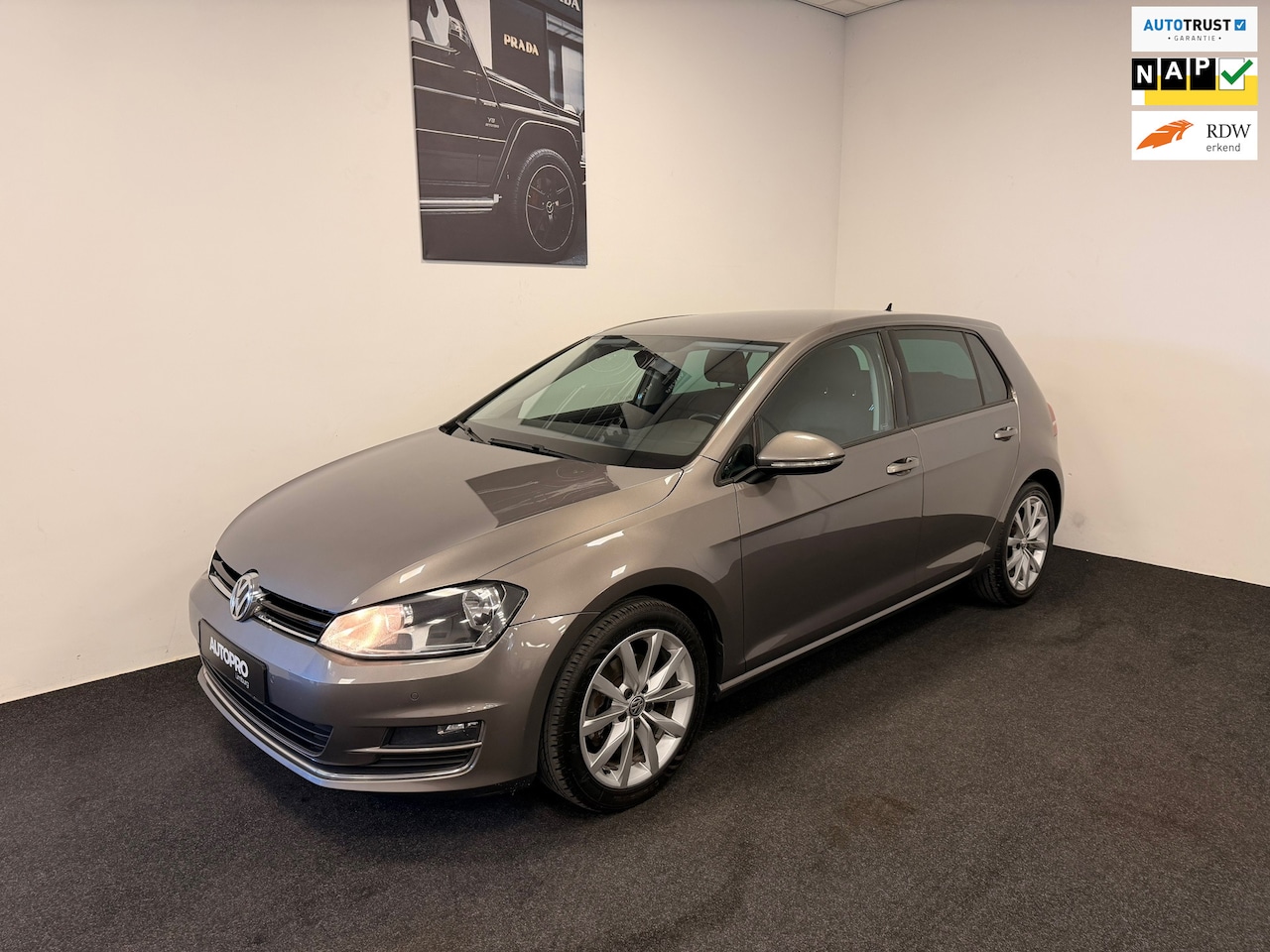 Volkswagen Golf - 1.4 TSI Connected Series| Massage| Camera| Stoel verwarming - AutoWereld.nl