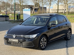 Volkswagen Golf - 1.5 eTSI 150pk Pano Navi ACC Sfeerverlichting