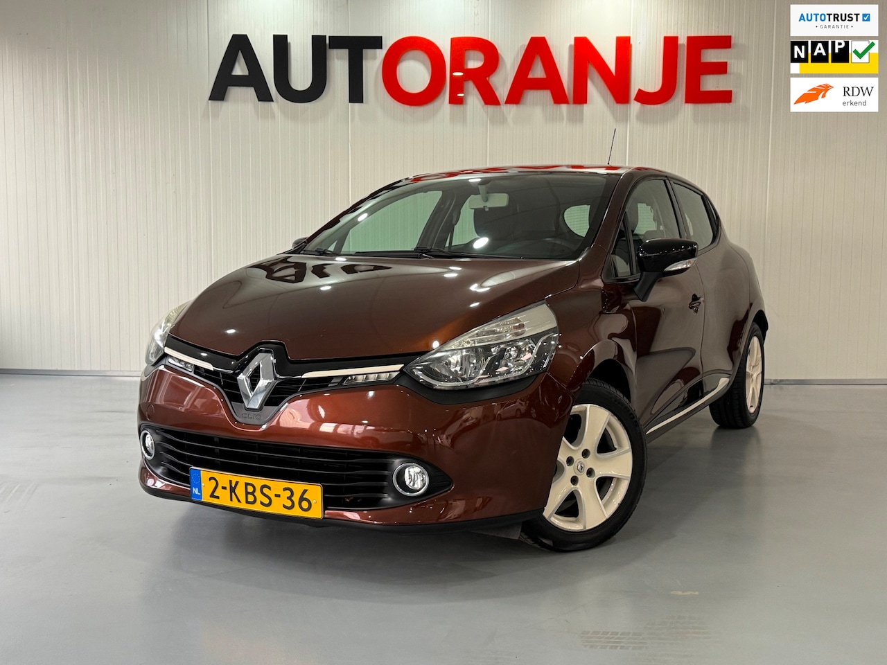 Renault Clio - 0.9 TCe Expression-Airco-Navi-Cruise-NAP!! - AutoWereld.nl